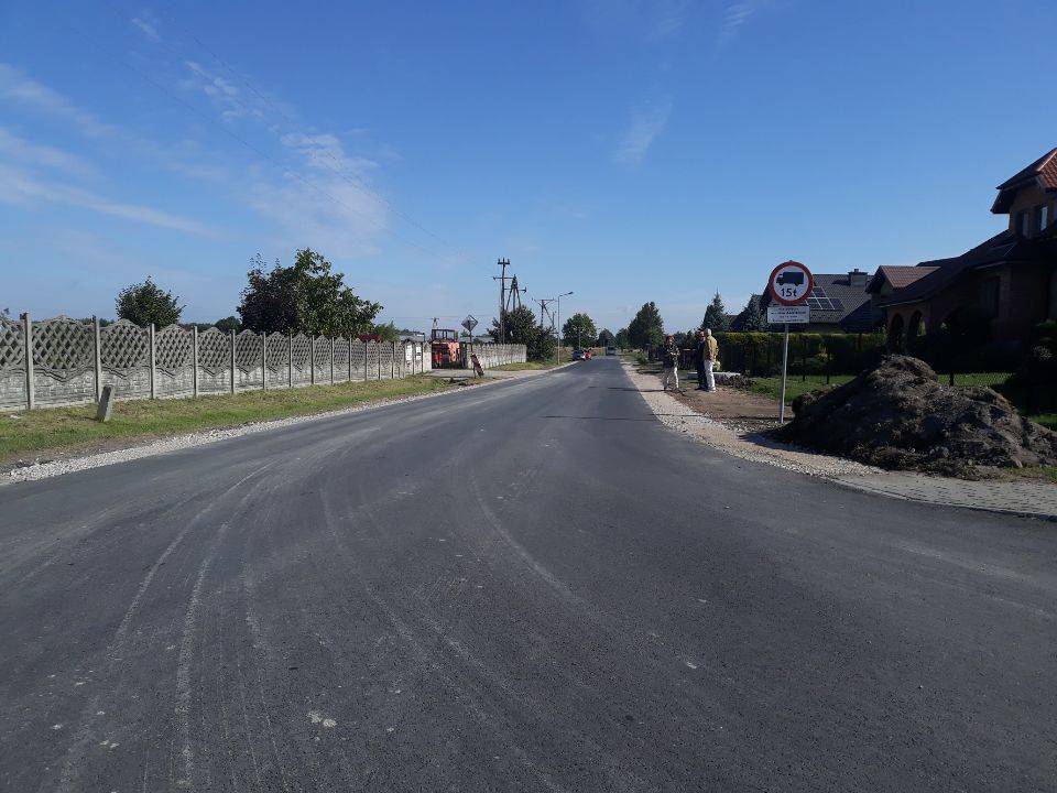 Zakończenie prac związanych z remontem nawierzchni dróg w gminie Gorzkowice