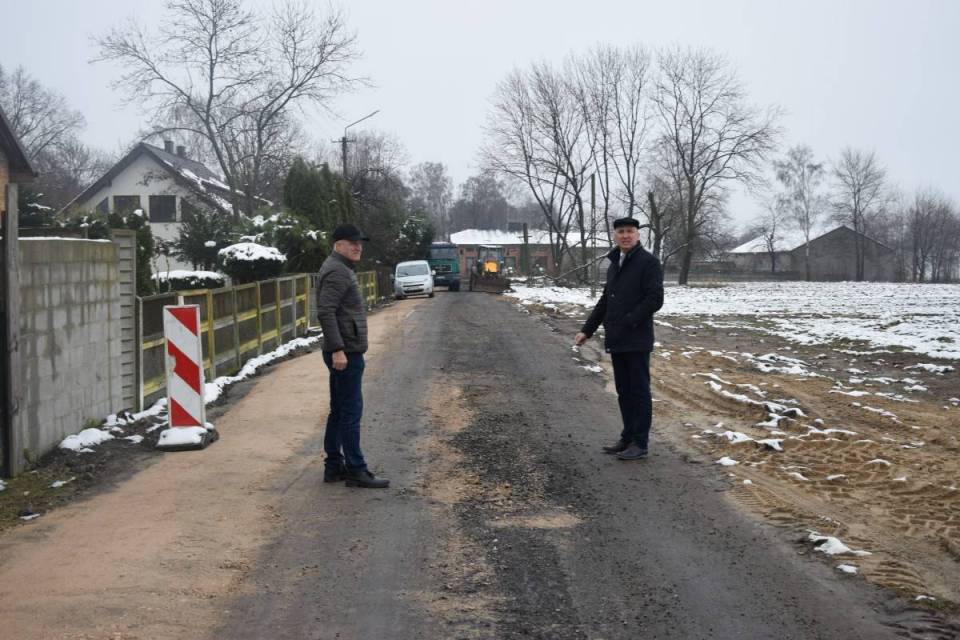 W połowie grudnia mieszkańcy w gminie Czarnocin będą mieli nową, bezpieczną drogę!